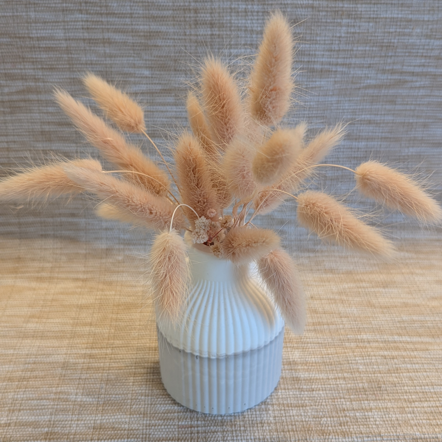 Vase mit Rillen