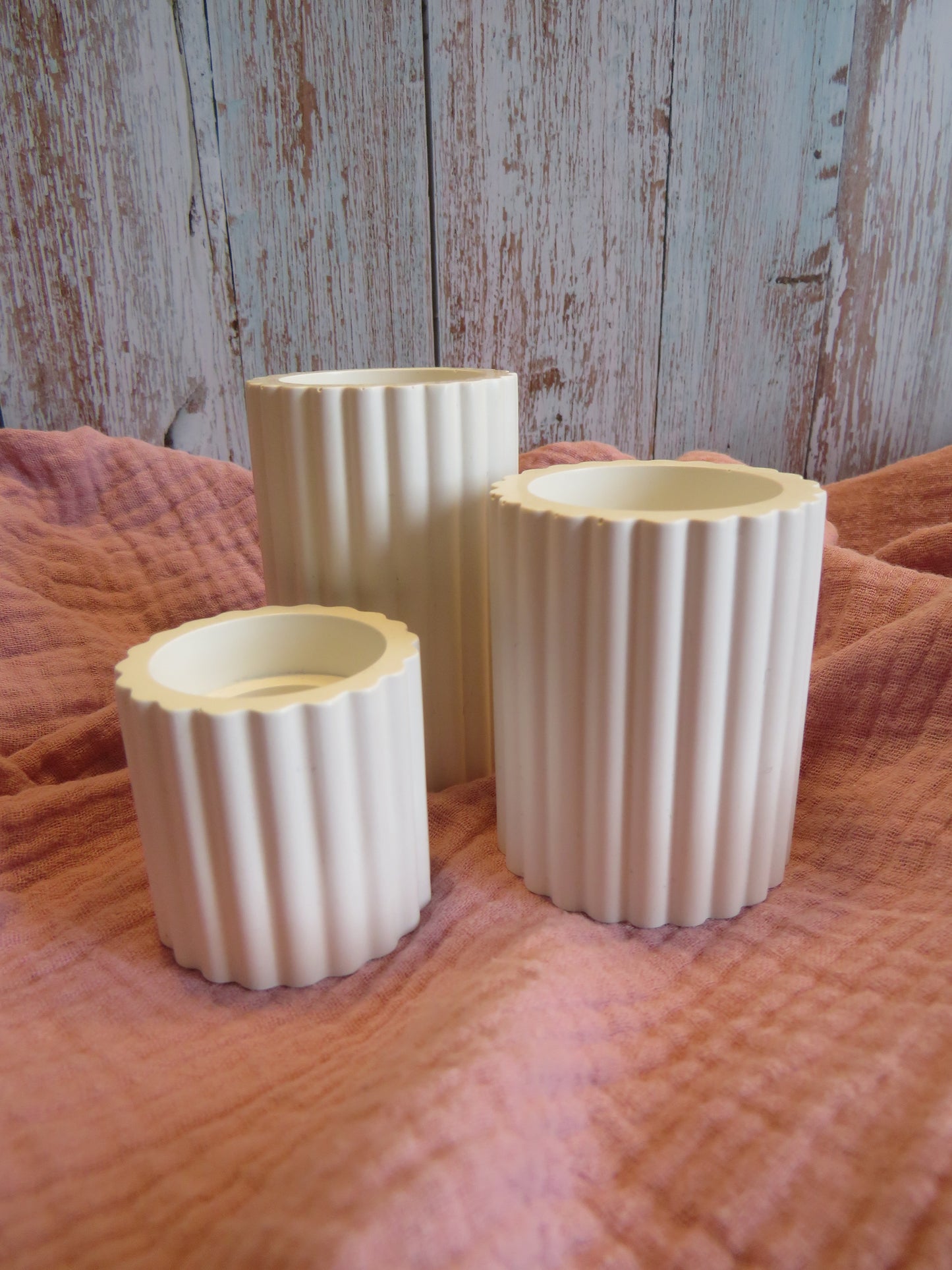 Geriffelte Kerzenhalter aus Gipskeramik (Keracraft) | 3er-Set modern weiß |