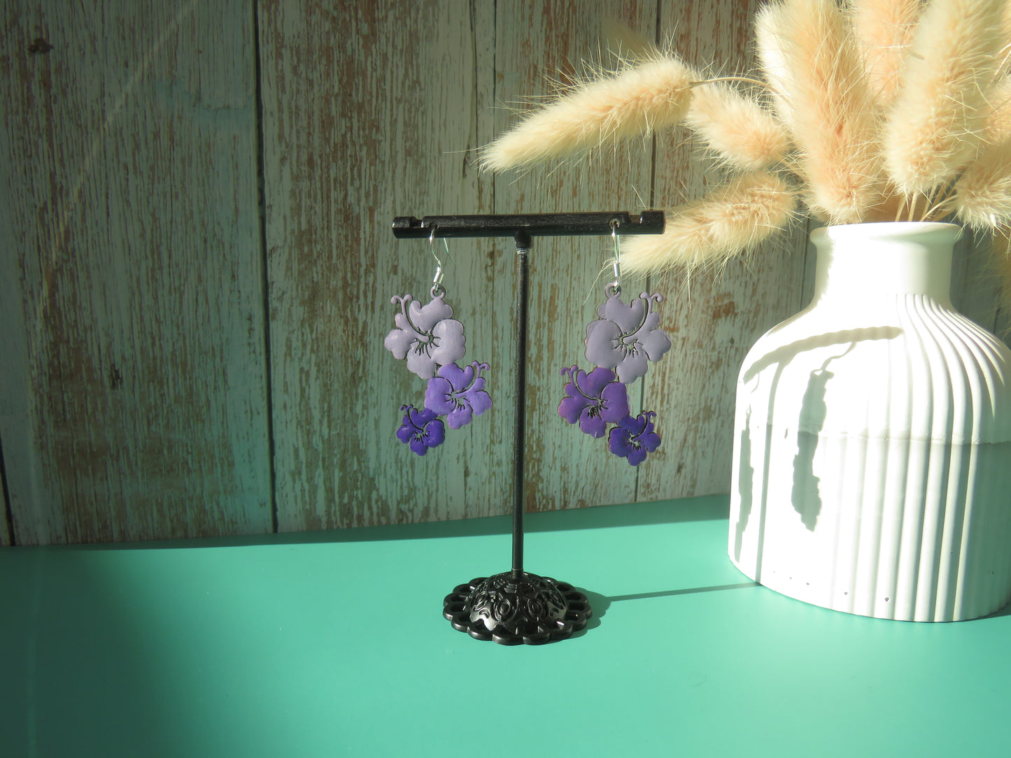 Rosa Hibiskus Ohrringe aus Holz | Geschenk für Sie