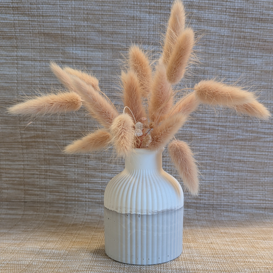 Vase mit Rillen