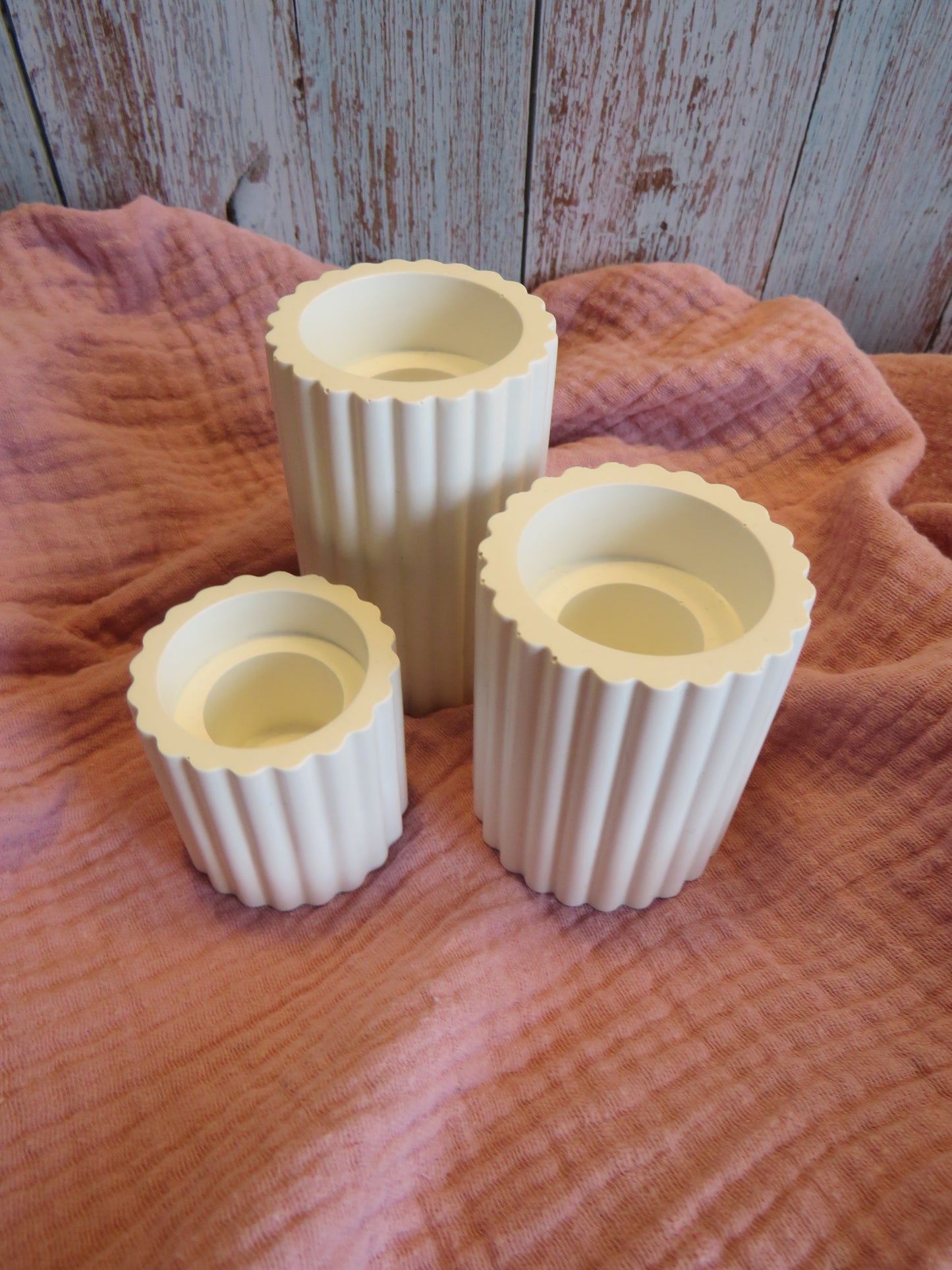 Geriffelte Kerzenhalter aus Gipskeramik (Keracraft) | 3er-Set modern weiß |