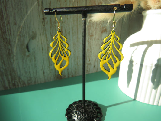 Gelbe Blätter-Ohrringe aus Holz | Handgemachter Boho Schmuck